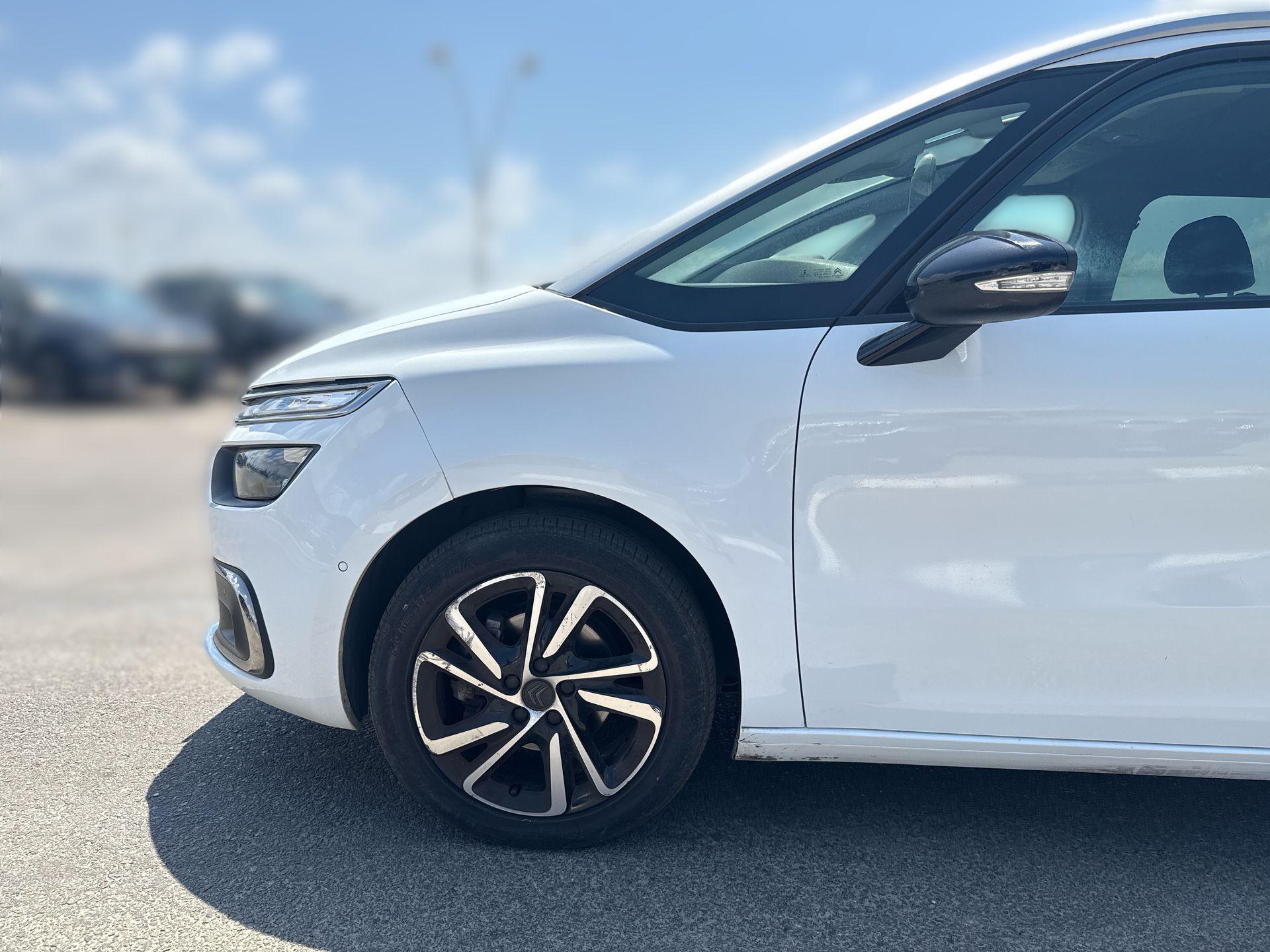 צילום צד גלגל מראה