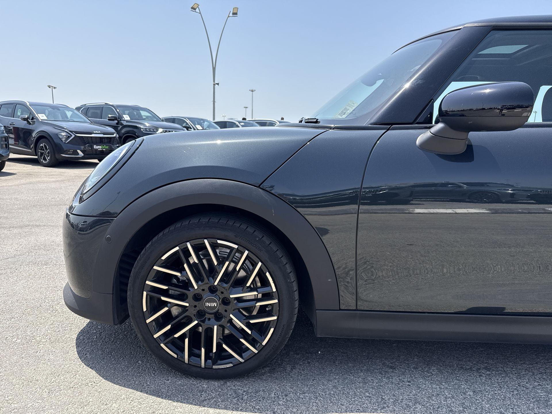 צילום צד גלגל מראה