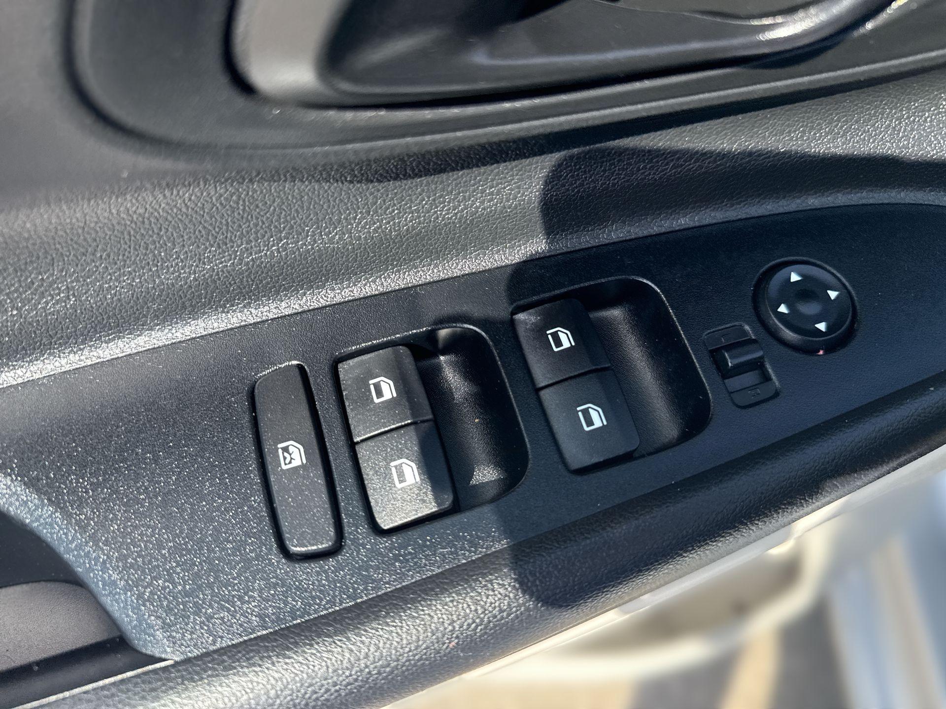 בקרת שליטה בדלת נהג