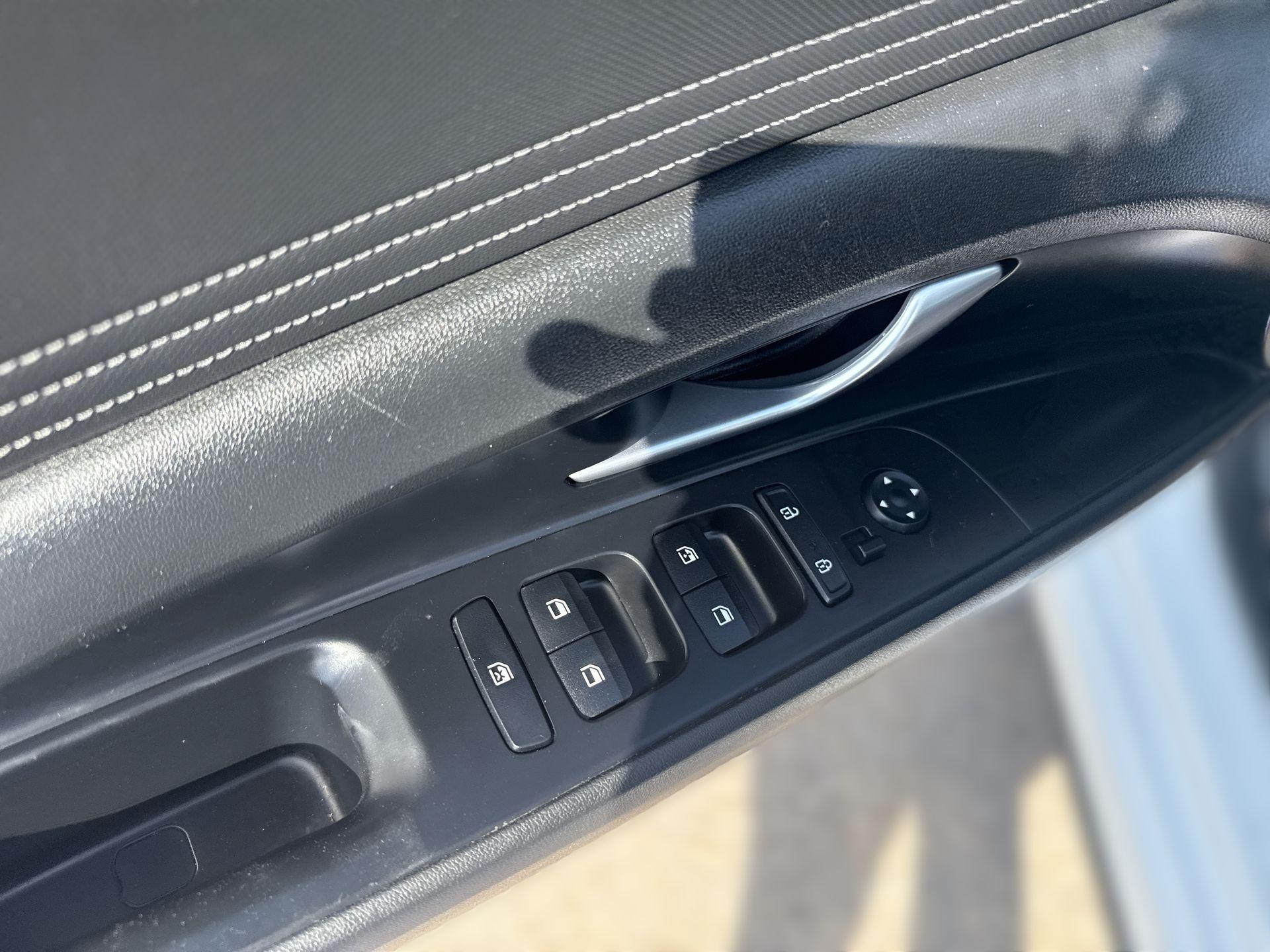 בקרת שליטה בדלת נהג