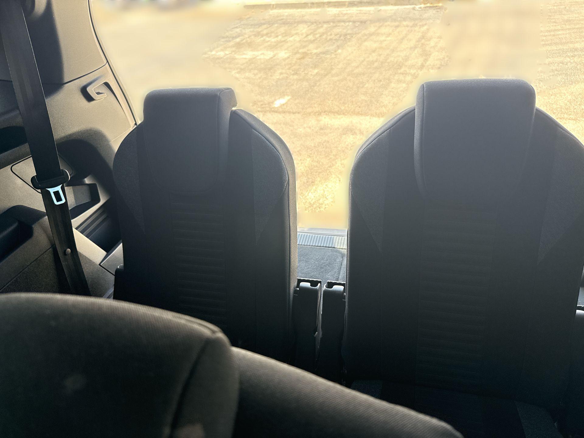 מושבים שורה 3