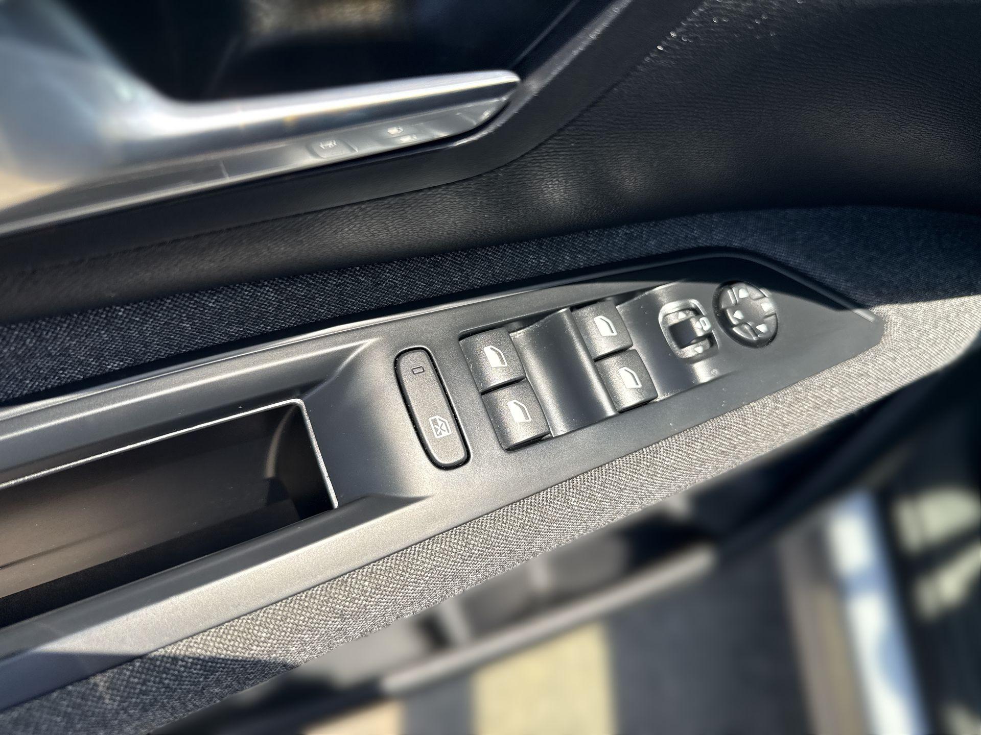 בקרת שליטה בדלת נהג