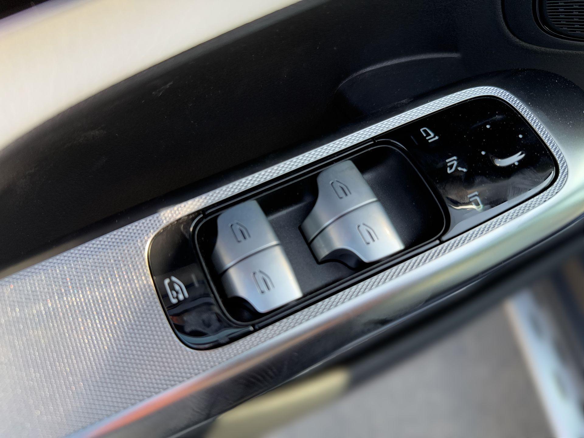 בקרת שליטה בדלת נהג