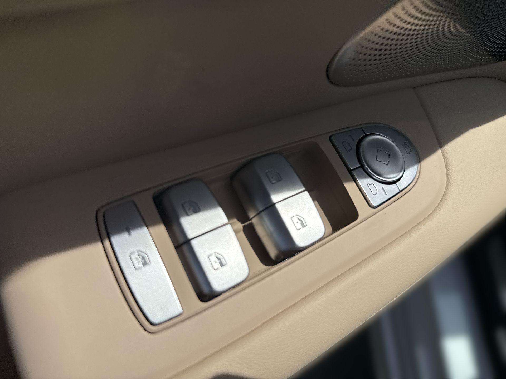 בקרת שליטה בדלת נהג